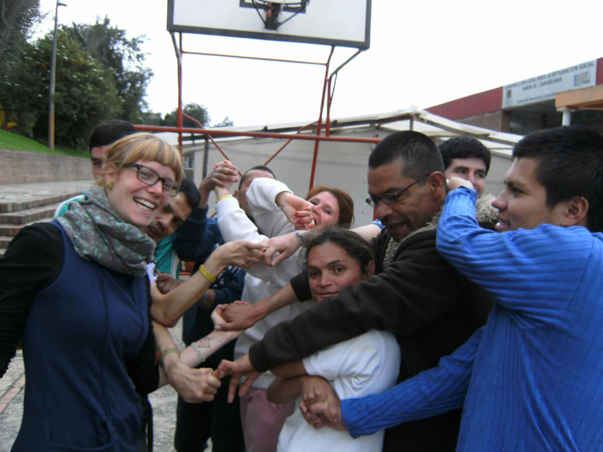 <span class="lang-dex">Wie alles begann: Freiwillige Arbeit im Gemeindezentrum Lourdes</span><span class="lang-esx">Cómo empezó todo: Voluntariado en el Centro Comunitario de Lourdes</span>